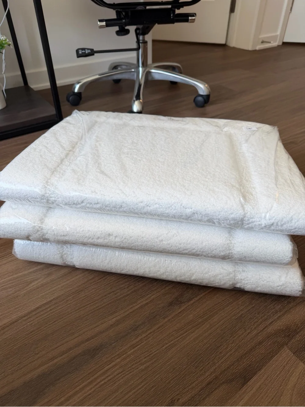 Pottery Barn White Bath Mat